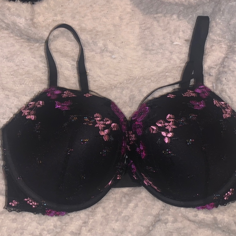 Intimate Floral Bra with V Straps for Accentuation